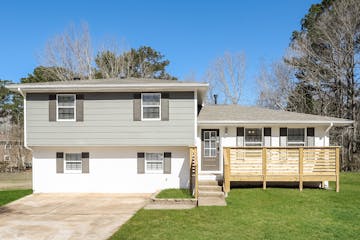 137 SLICKY ROCK CT RIVERDALE, GA 30274